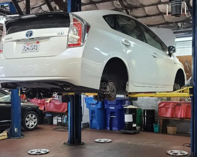 prius-repair-featured-image prius-repair-featured-image