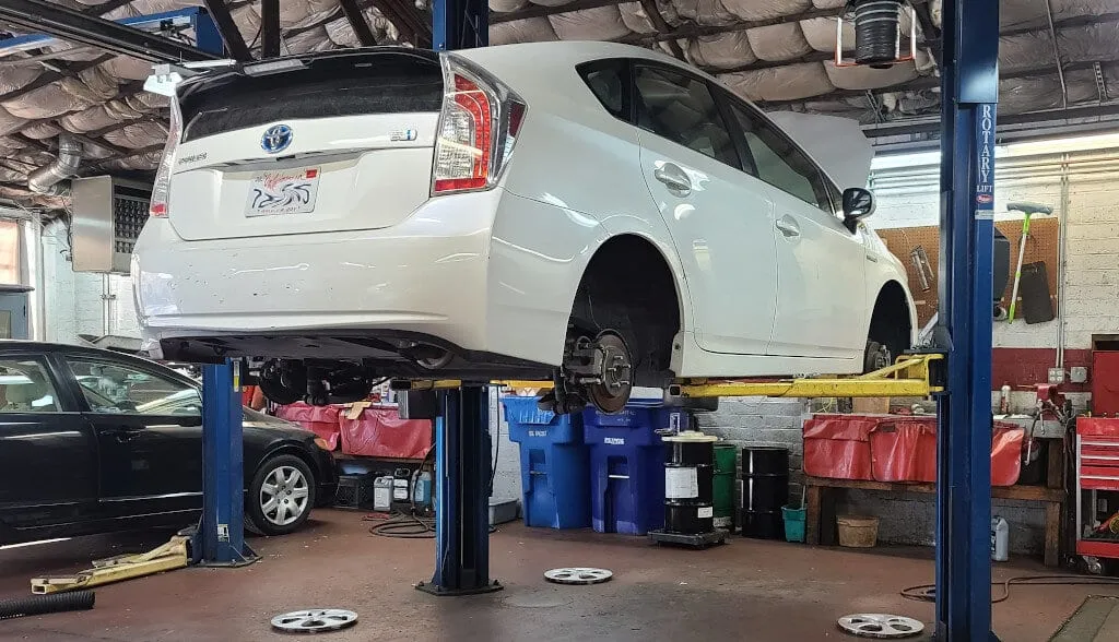 prius-repair-featured-image prius-repair-featured-image
